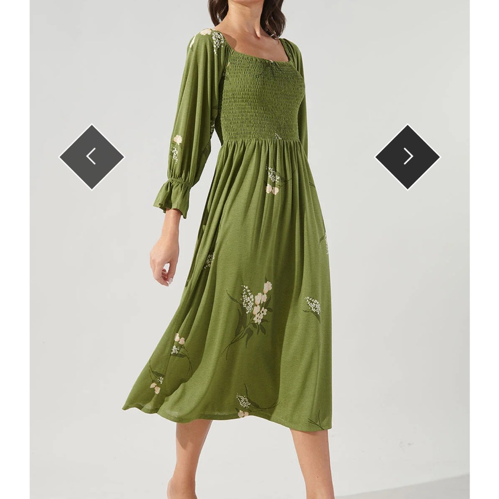 NWT Sugarlips Baltic born Floral Denni Smocked Green Floral Midi Dress Sz small